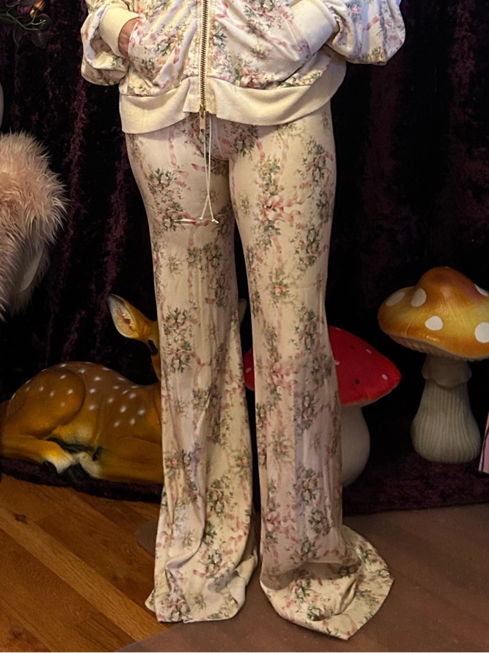 Selkie Bow Garland All Day Sweats XS